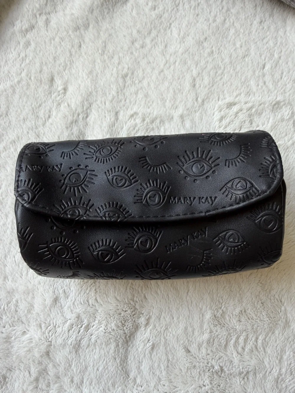 🎀 5 for $25 🎀. Mary Kay cosmetic bag